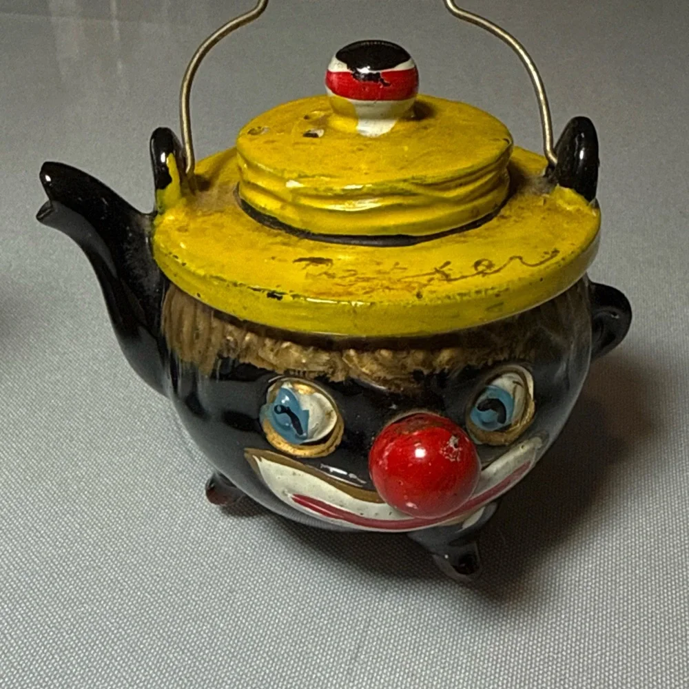 VTG Salt & Pepper Tilso Thames Shakers Red Ware Clown Face Teapots Japan Antique
